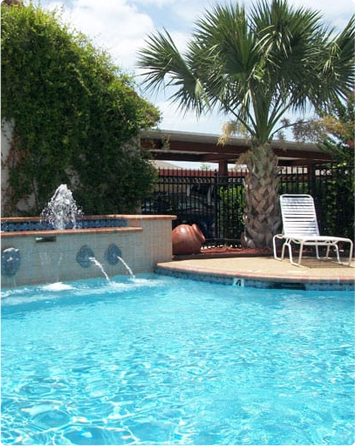 Jacuzzi with In-pool seating in Apartment